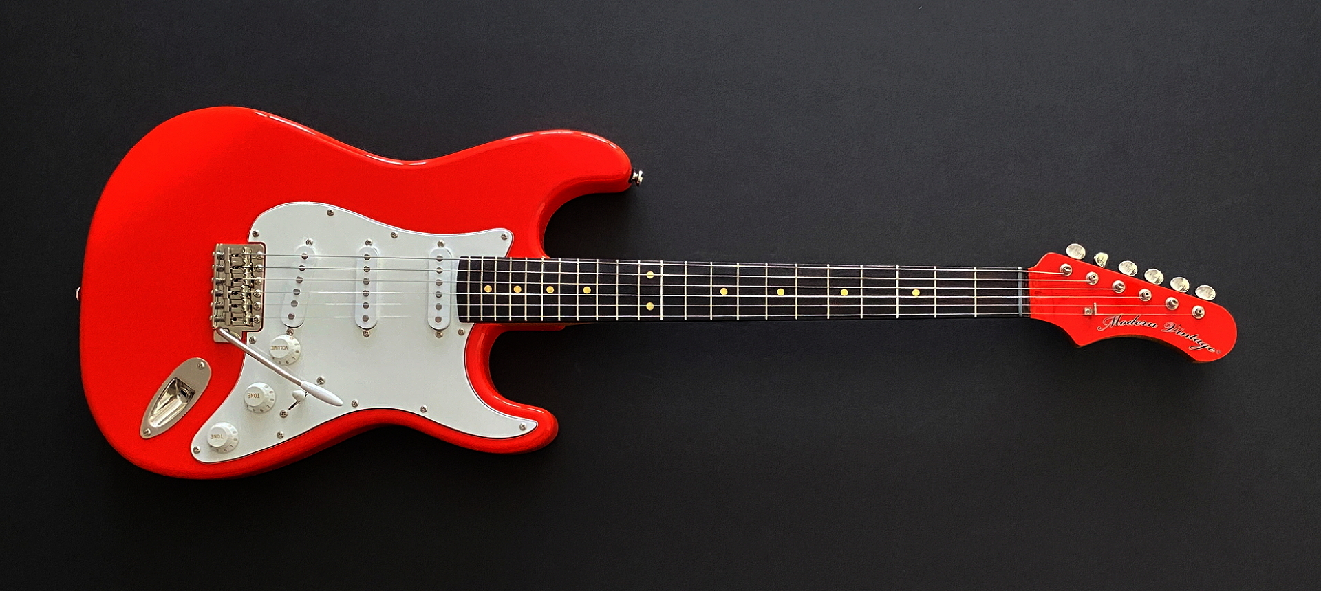Modern Vintage MVS-64 Strat-Style Guitar Modern Vintage MVS-64 Strat-Style Guitar