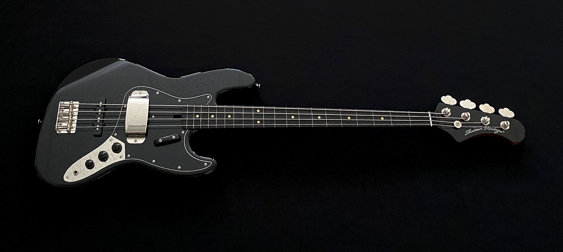 Modern Vintage MVJ4-65 Fretless J-Style Bass Piano Black Modern Vintage MVJ4-65 Fretless J-Style Bass Piano Black